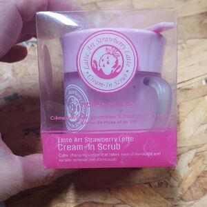Strawberry Latte Cream-In Scrub - Made In Korea